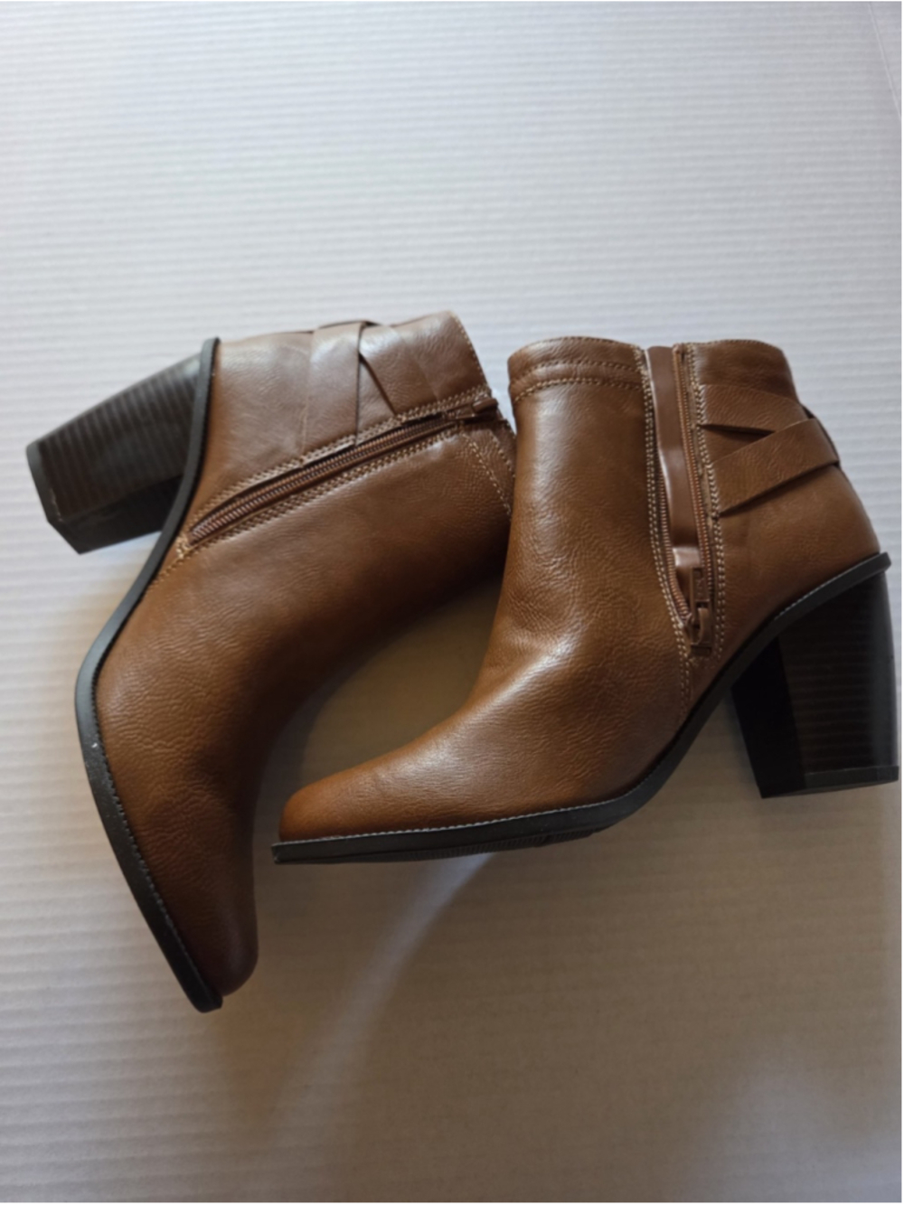 Ladies Ankle Boots Size 8.5 - Picture 2 of 8